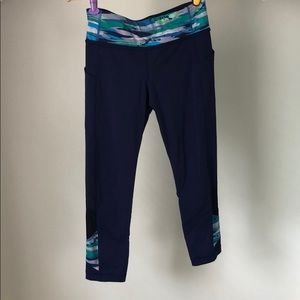 Lululemon crop yoga pants size 6